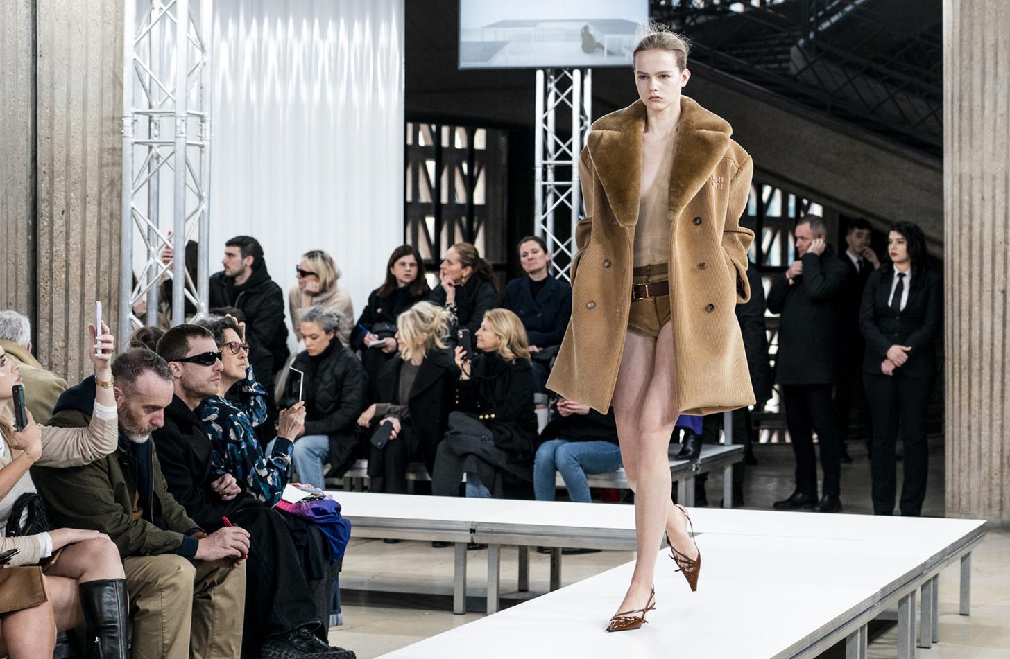 Louis Vuitton - Wool-Silk Jogging Trousers - Camel - Women - Size: S - Luxury